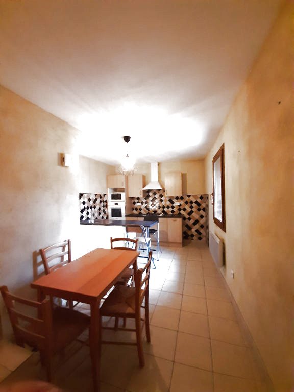 Maison à louer, 39m², Sainte-Cécile-les-Vignes