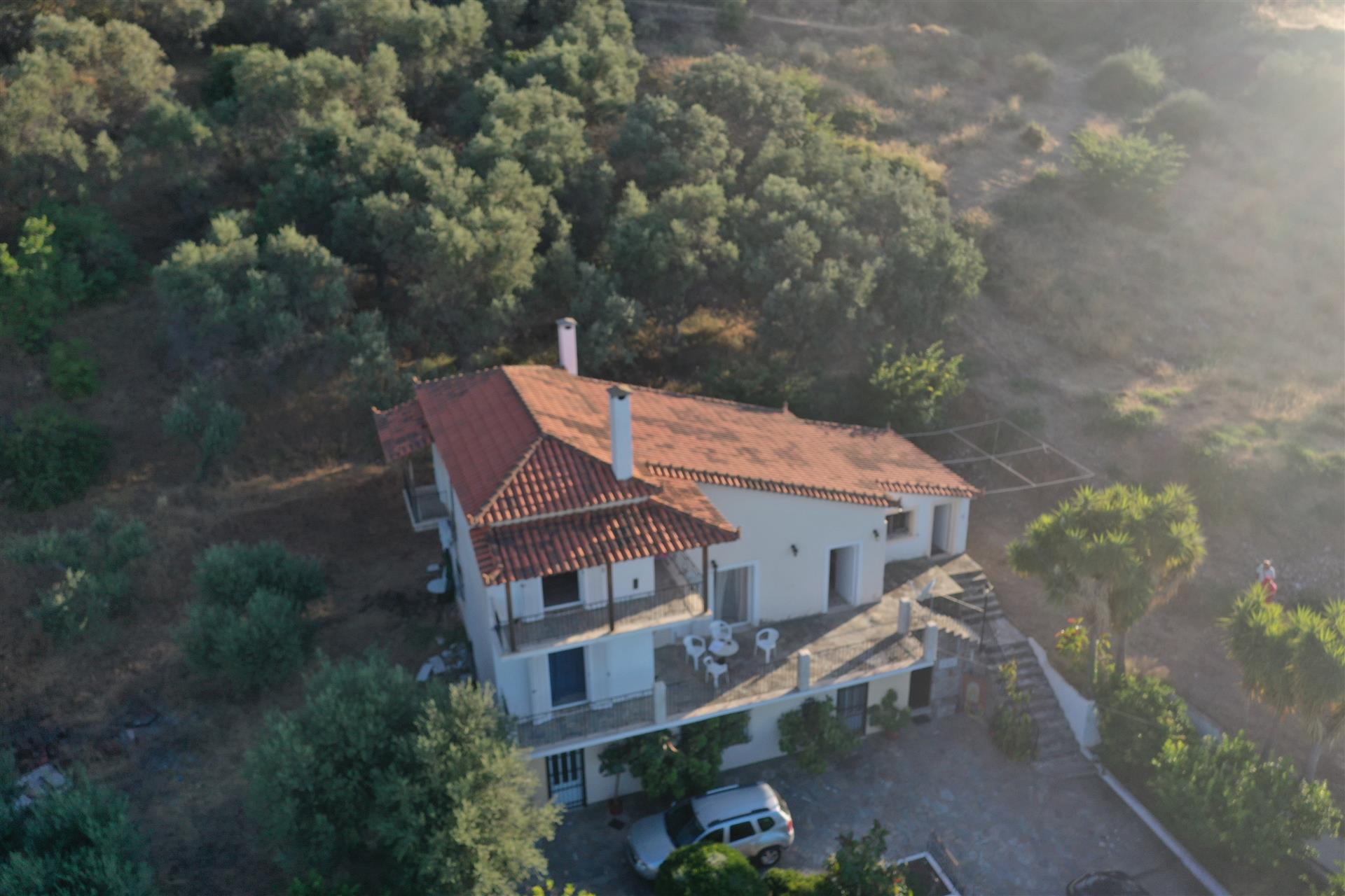 4-Bedrooms' House With 8100 Sq.M. Land And Unlimited Views To The Sea - Selinountas