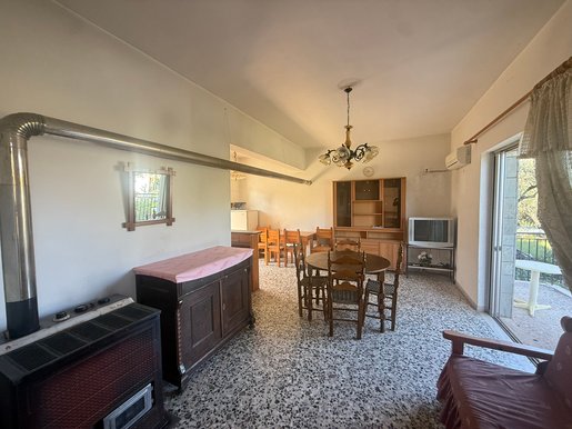 APPARTEMENT RDC DE 2 CHAMBRES A NIKOLAIIKA, 1700 M DE LA MER