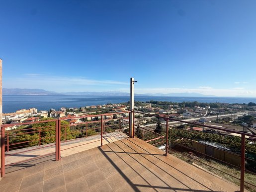 MAISON DE 2 ETAGES, 3 CHAMBRES, 160 M2 A AIGIRA, VUE SUR MER