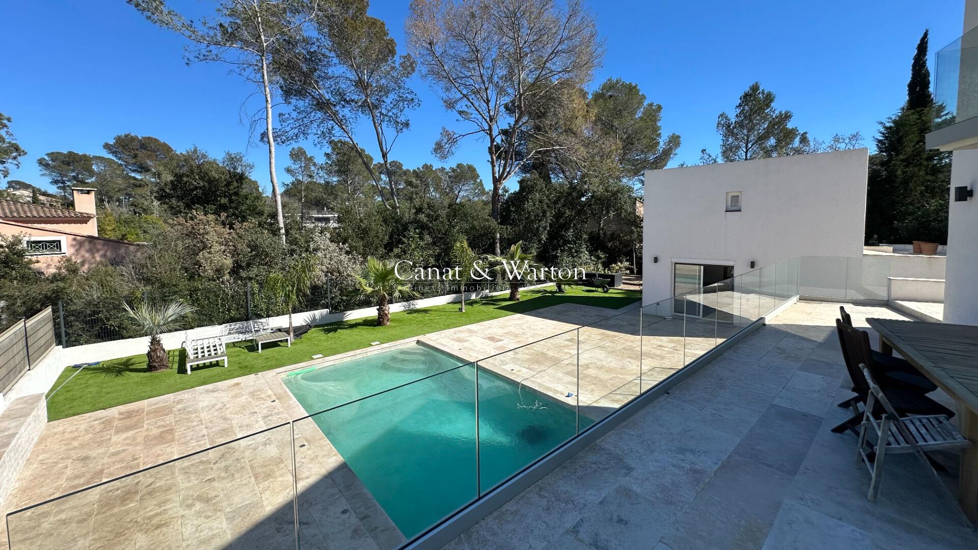 Maison à vendre, 255m², Saint-Raphaël