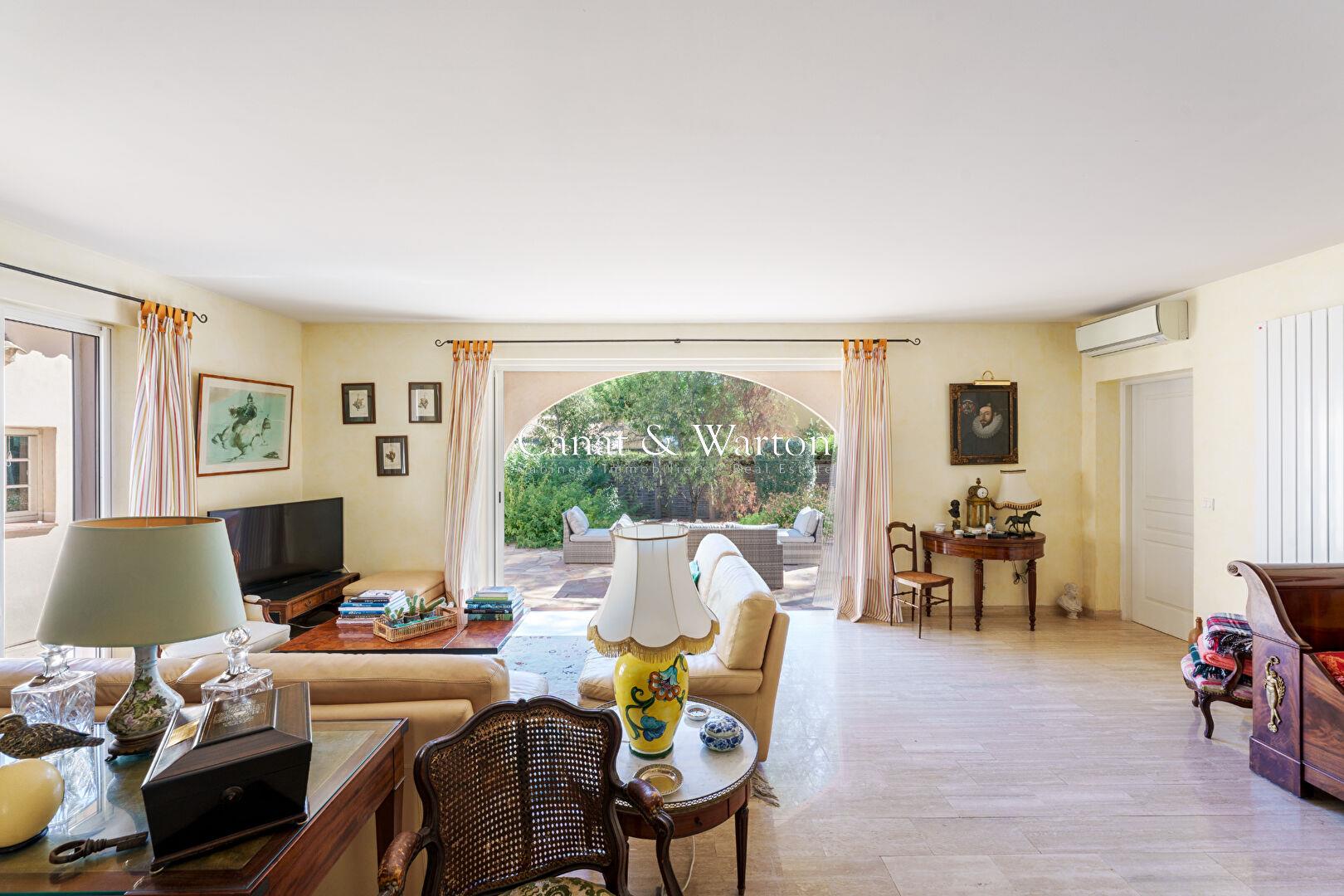 Maison à vendre, 305m², Saint-Raphaël