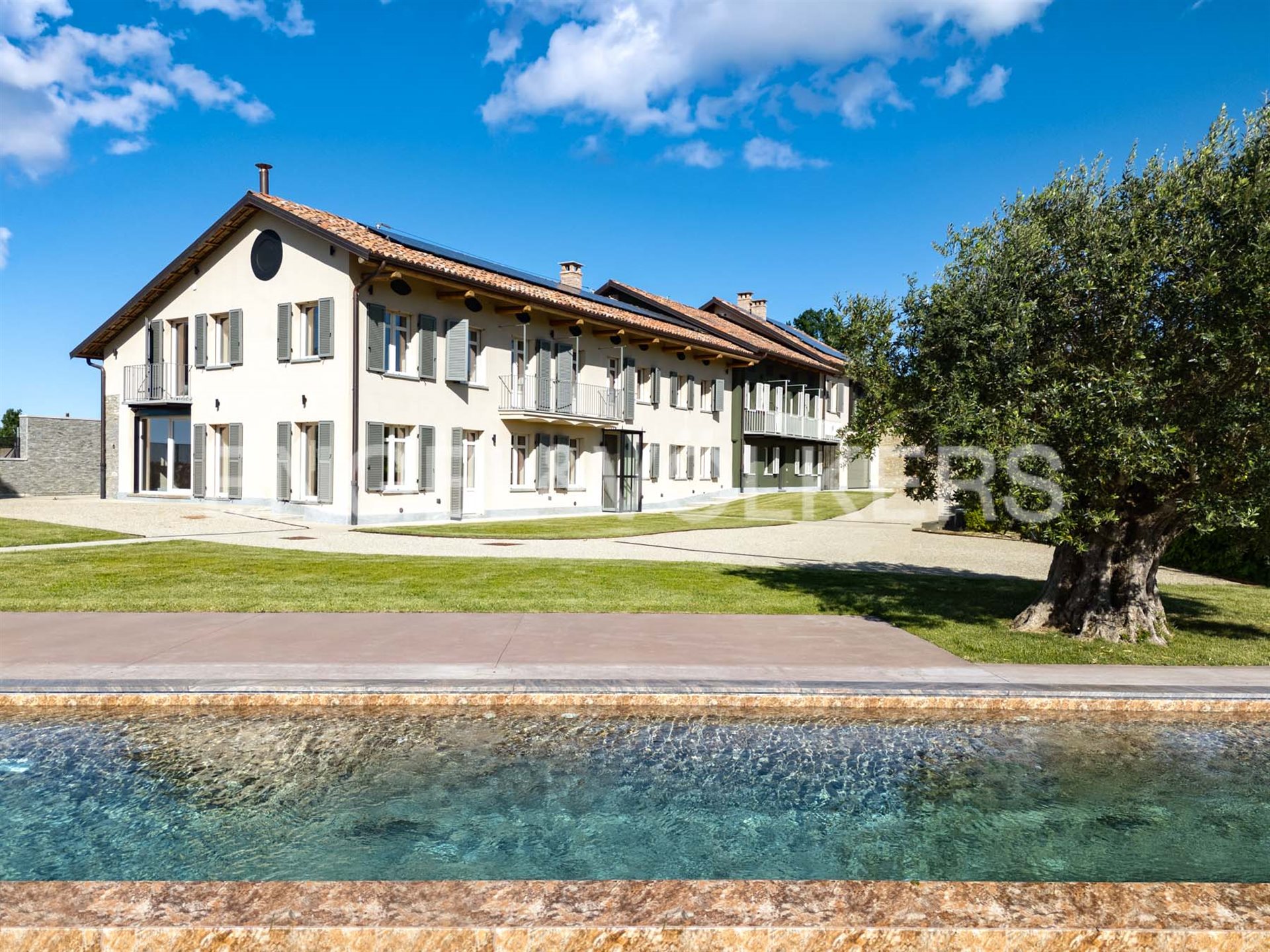 Advert pic 0