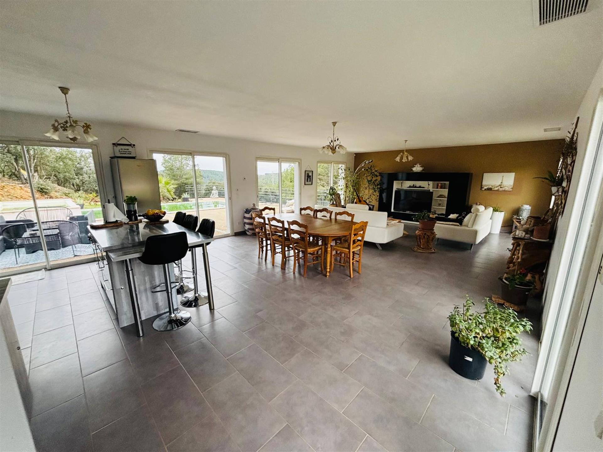 Maison à vendre, 116m², Taradeau