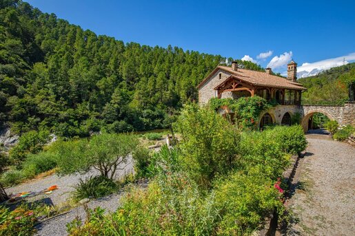 Maison 18 pièces 320 m² · aux Vans · 320 m² · 799 000 €