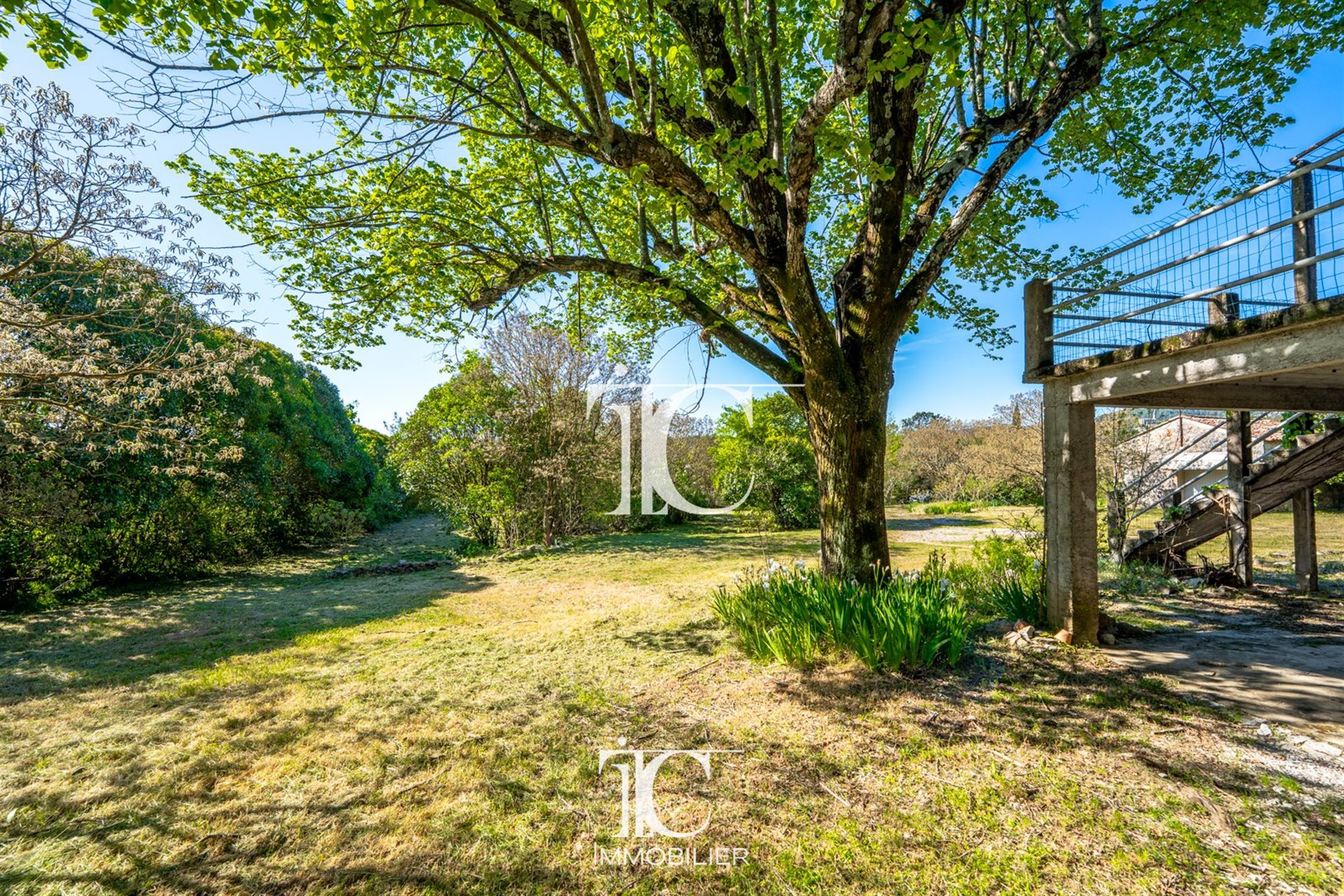 18Th Century Stone Farmhouse for Sale between Les Vans and Banne – 91 sqm living space on... - Vue 4
