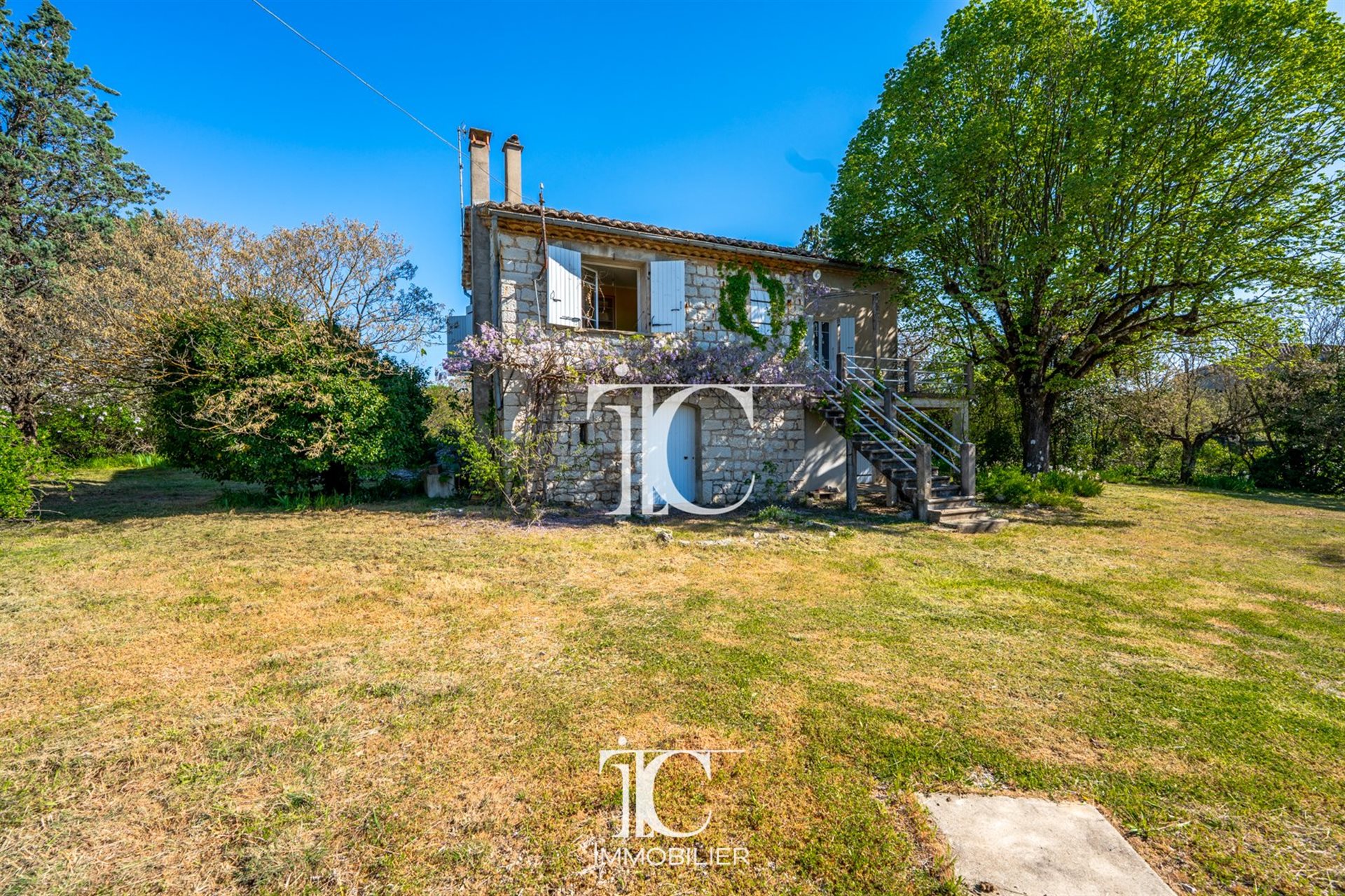 18Th Century Stone Farmhouse for Sale between Les Vans and Banne – 91 sqm living space on... - Vue 5