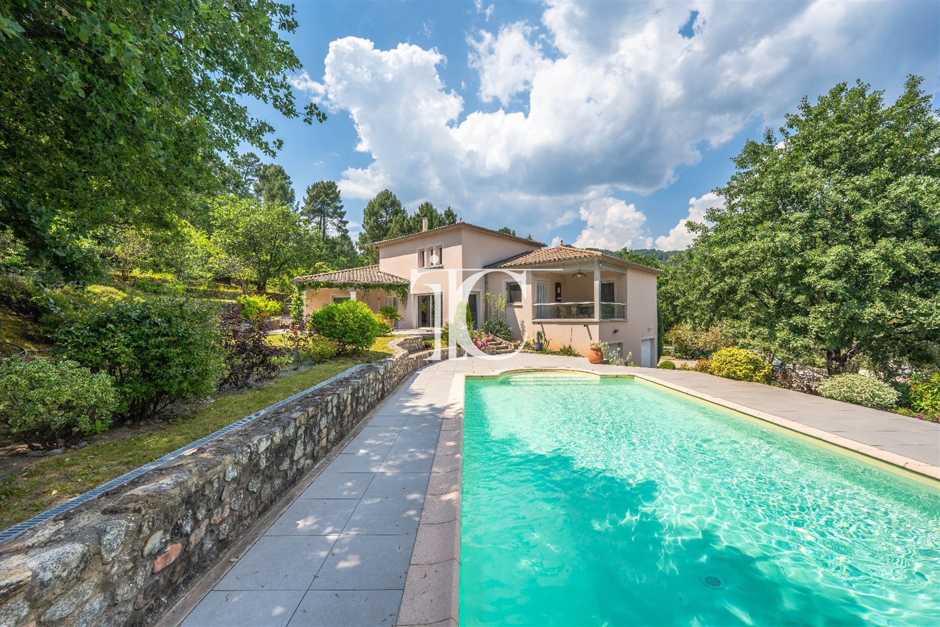 Maison 4 pièces 171 m² · à Les Vans · 171 m² · 665 000 €