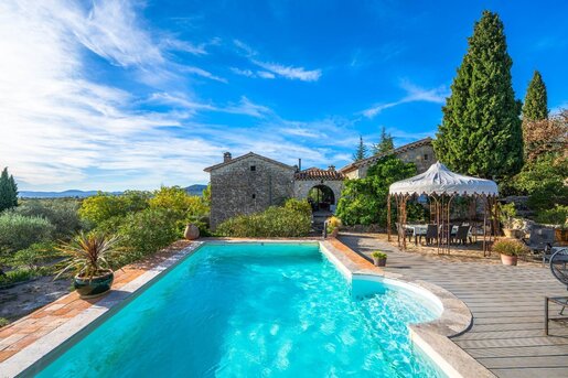 Maison 8 pièces 163 m² · aux Vans · 163 m² · 990 000 €