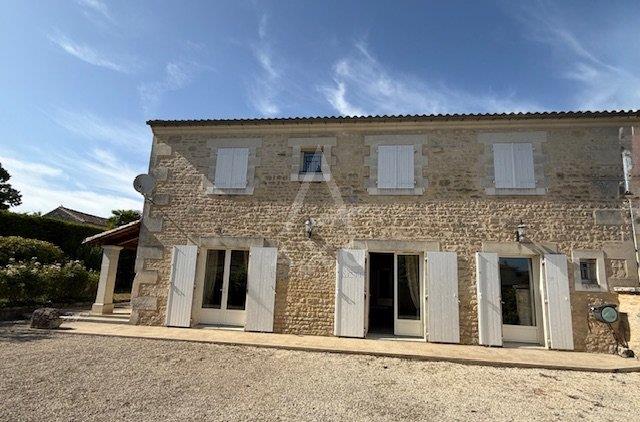 Maison à vendre, 180m², Hiersac