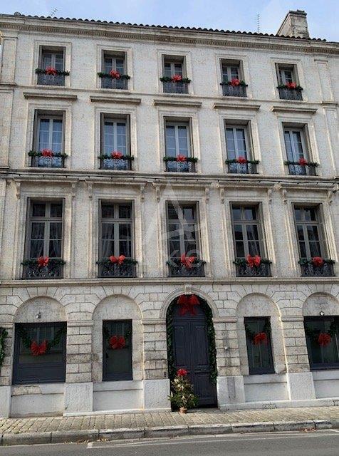Maison à vendre, 386m², Chalais