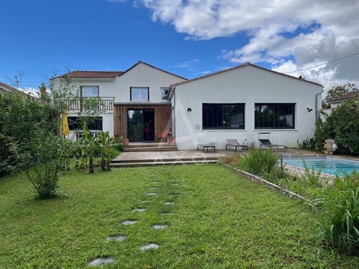 Maison 6 pièces 190 m² · à Angoulême · 190 m² · 422 000 €