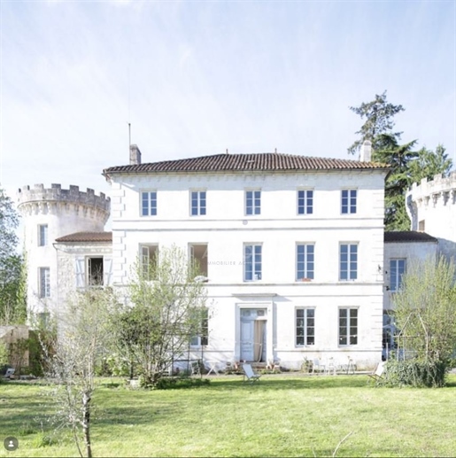 Maison 12 pièces 500 m² · à Angoulême · 500 m² · 1 490 000 €