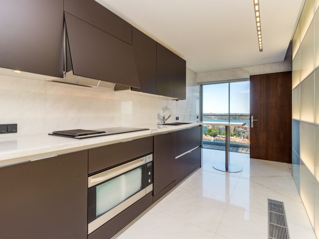 Brand new T4 apartments of various sizes and orientations, of a high standard, ready to move into