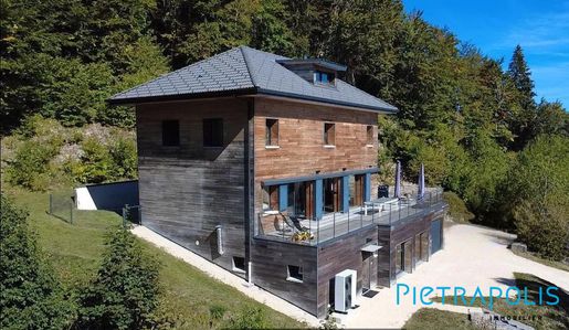 Maison 7 pièces 230 m² · à Gex · 230 m² · 869 000 €