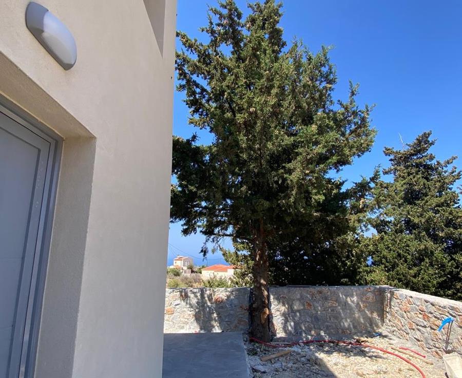 Newly built house in Kefalas with sea views