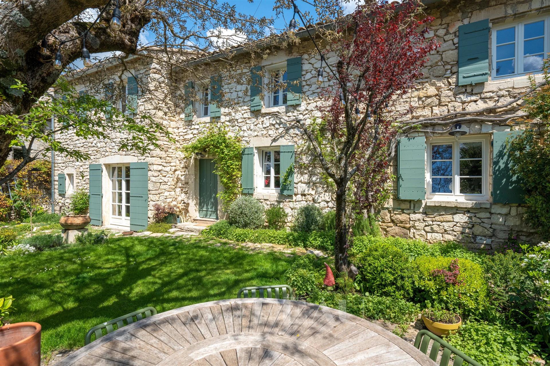 Maison à vendre, 168m², Murs