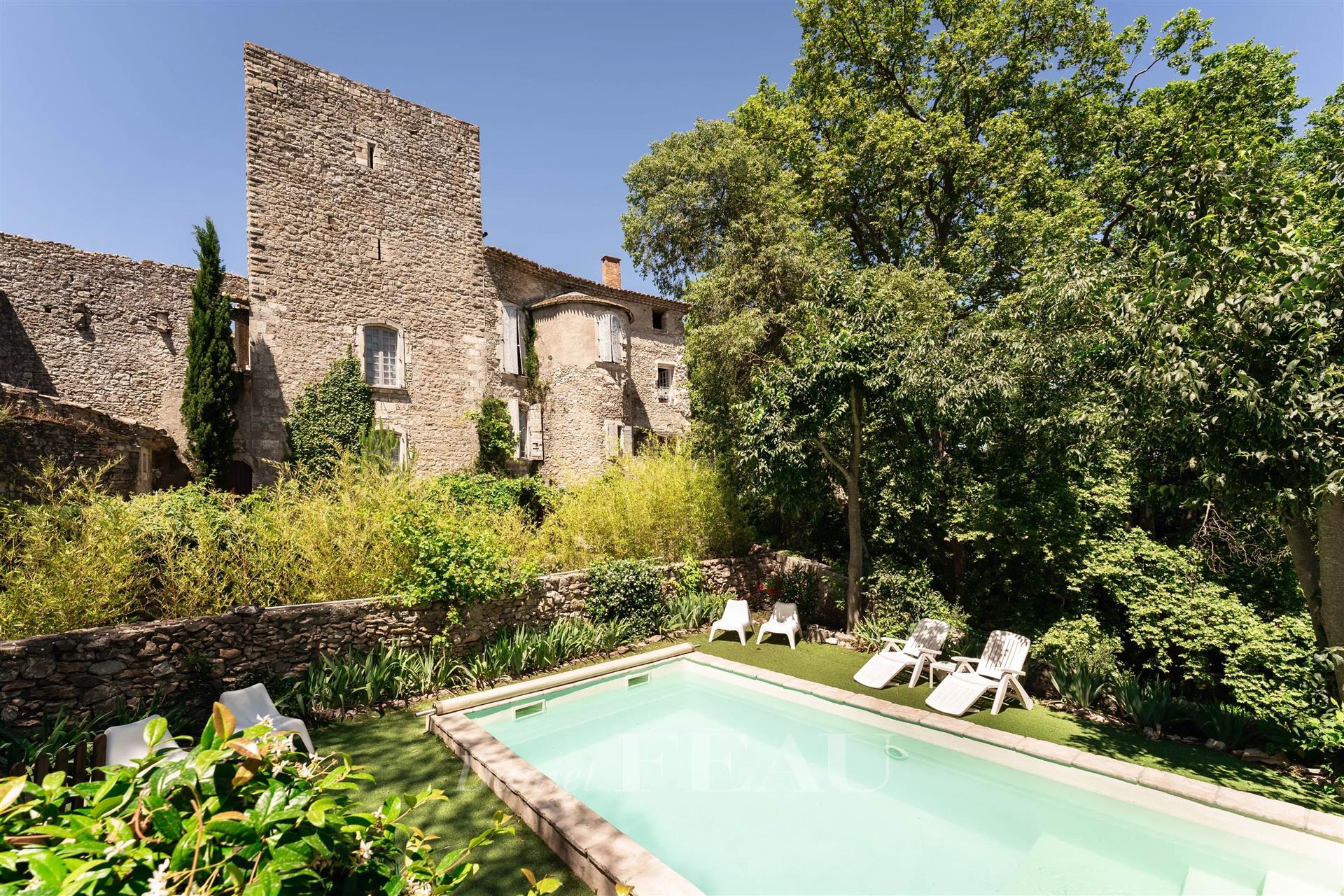 Maison à vendre, 302m², Uzès