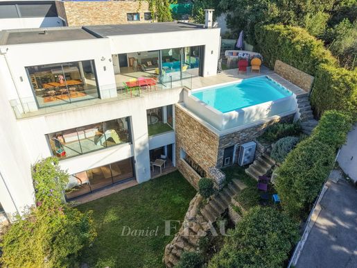 Maison 6 pièces 209 m² · à Marseille 7ème · 209 m² · 2 450 000 €