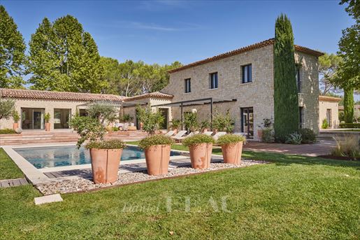 Annonce · à Aix-en-Provence · 518 m² · 4 900 000 €