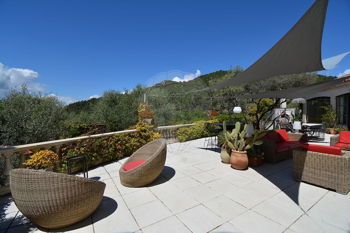 Maison à vendre, 320m², La Roquette-sur-Var
