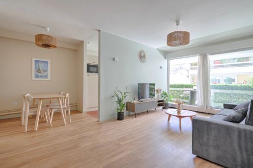 Appartement 2 pièces 64 m² · à Paris 7ème · 64 m² · 990 000 €