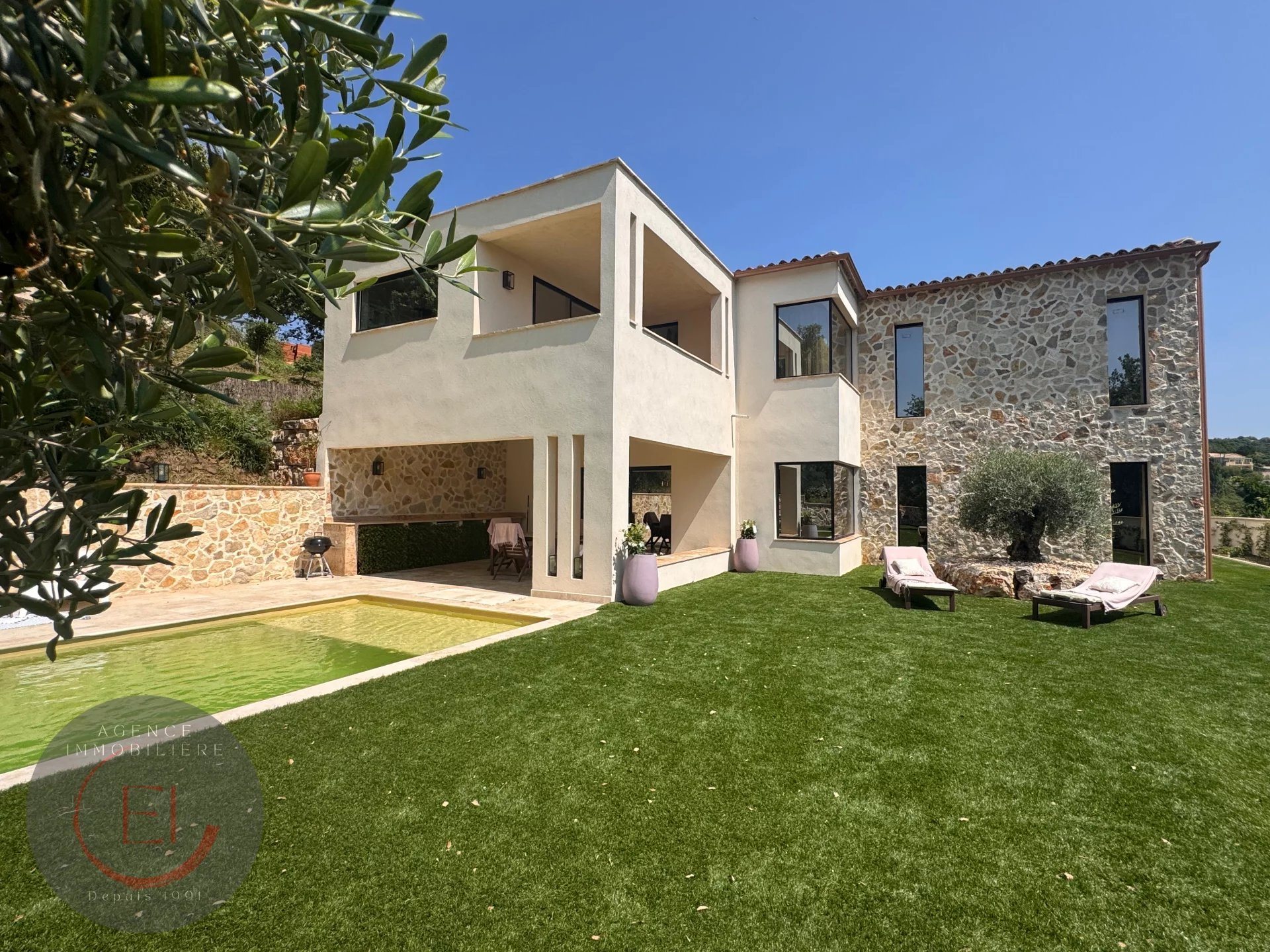 Maison à vendre, 207m², Les Adrets-de-l'Estérel