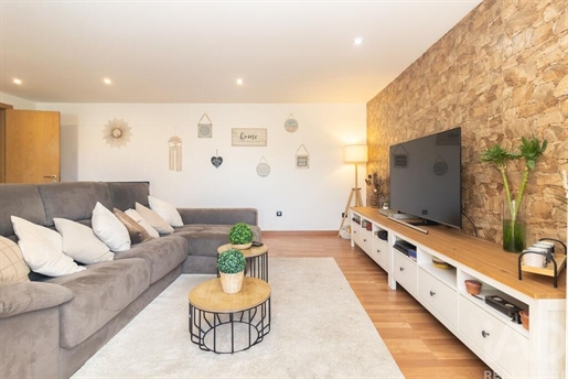 Apartment with 3 Rooms in Pinhal Novo with 121 m²