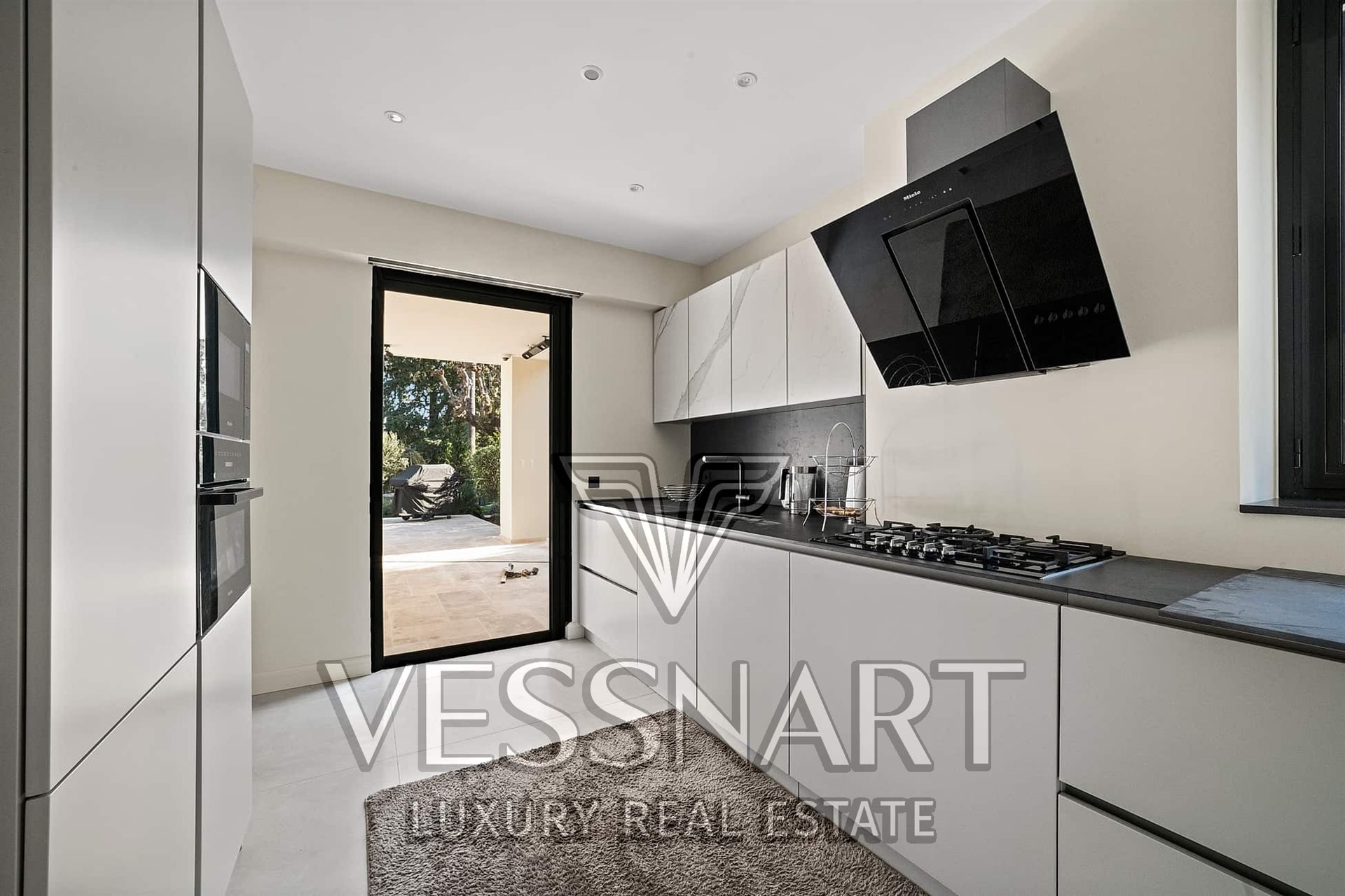 Maison – Antibes, Centre Ville, Alpes-Maritimes - Plus