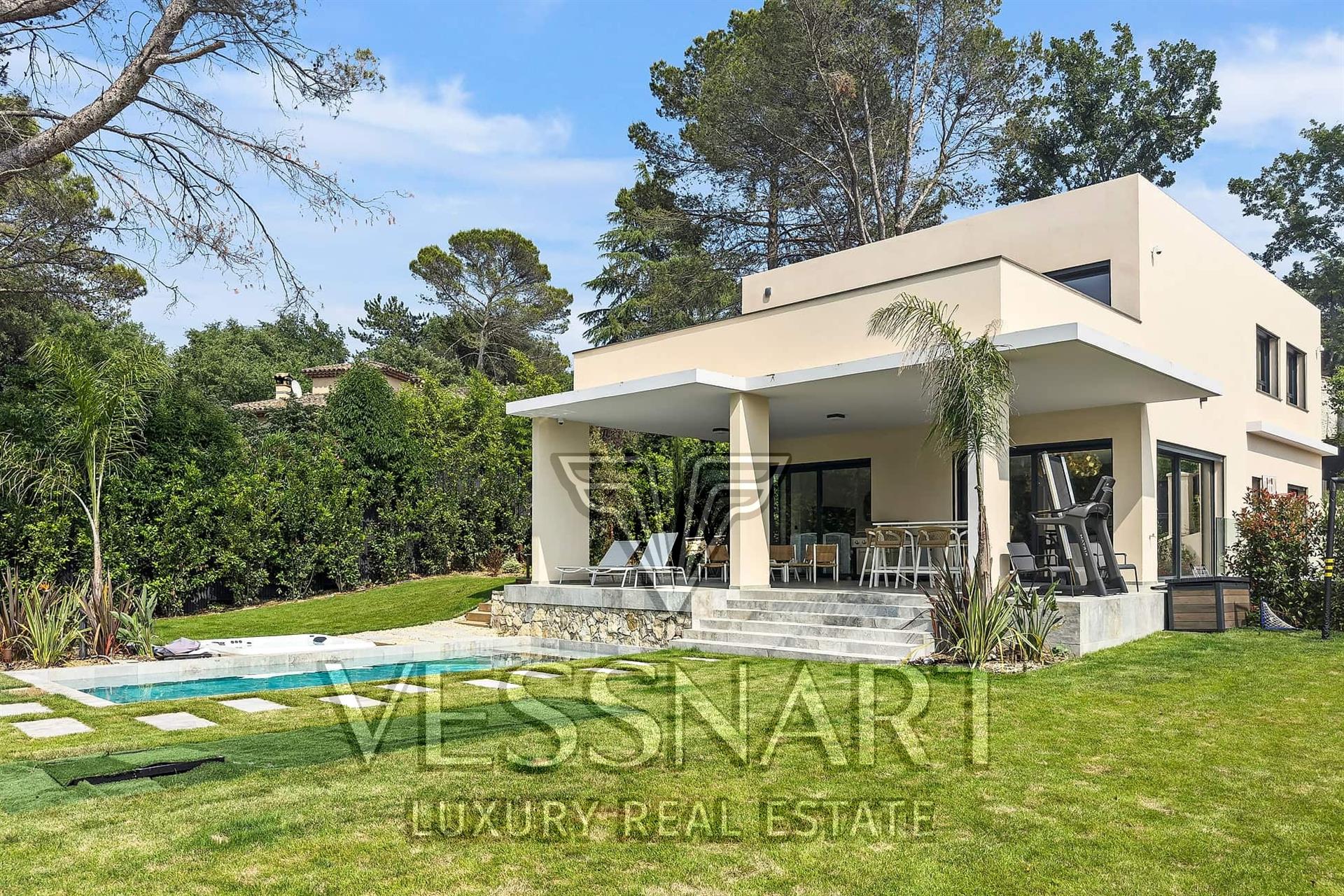 Maison à vendre, 209m², Valbonne