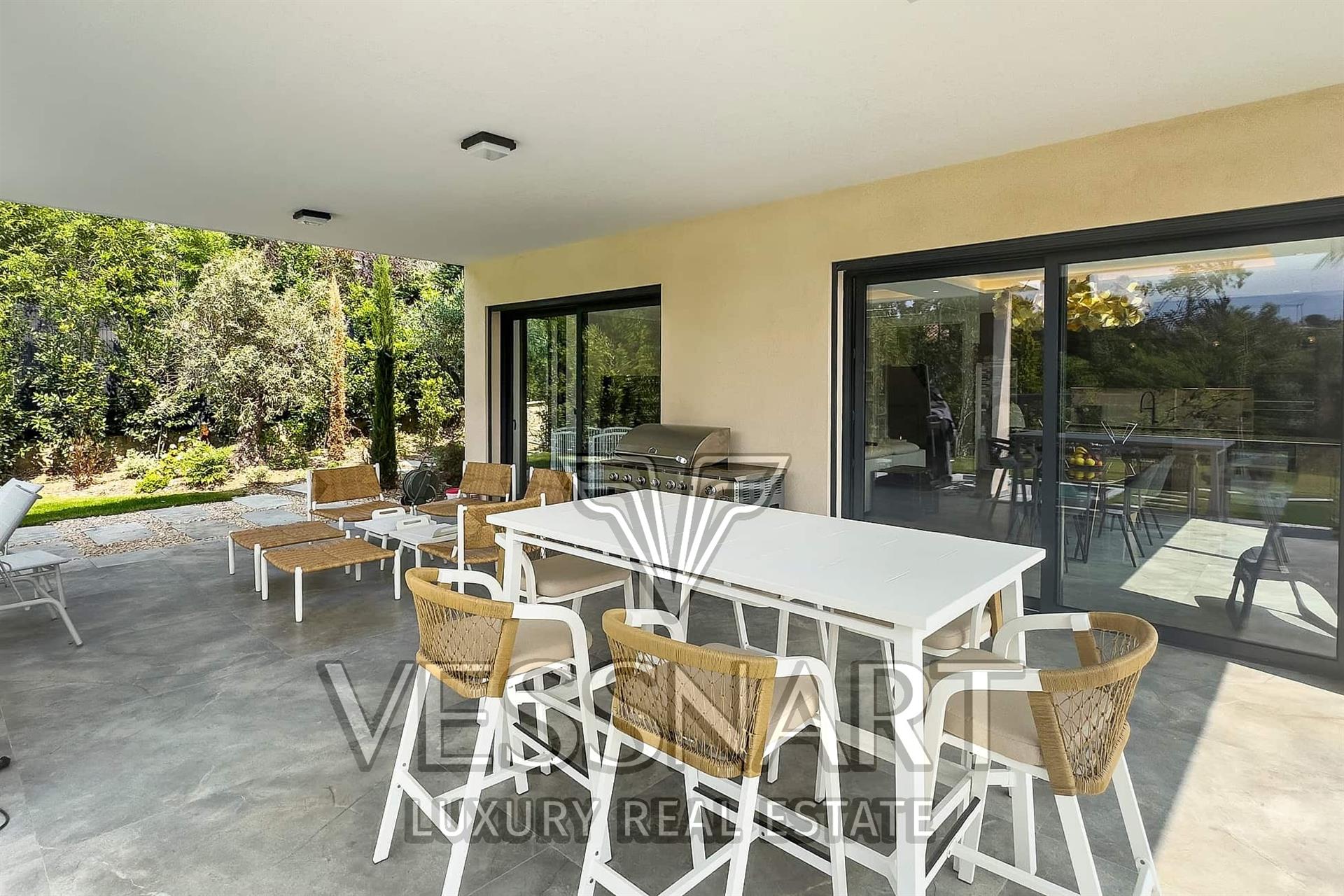 Maison à vendre, 209m², Valbonne