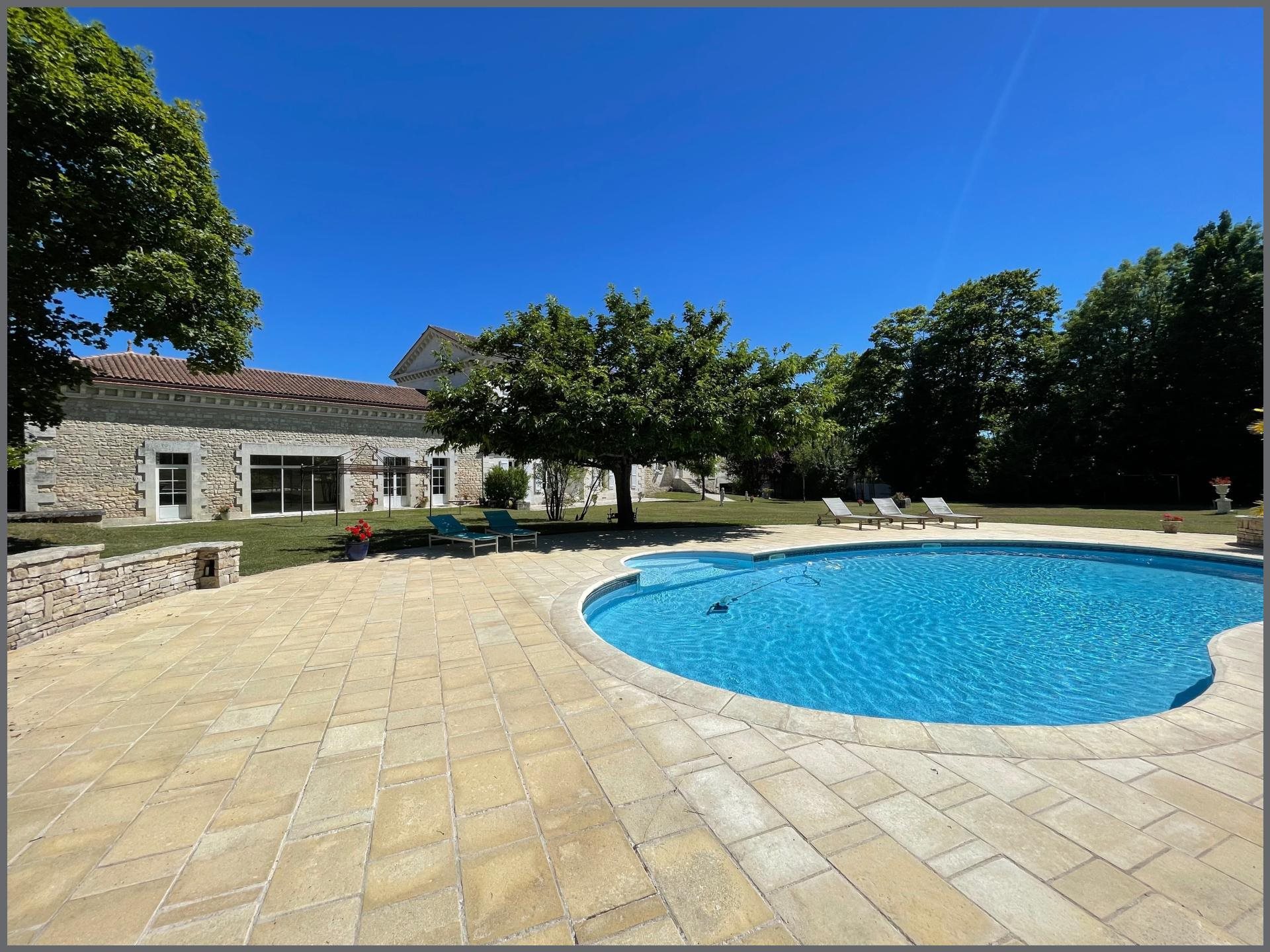Maison à vendre, 620m², Angoulême