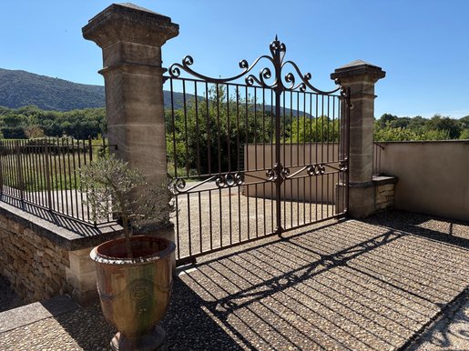 Maison 5 pièces 140 m² · à Oppède · 140 m² · 795 000 €