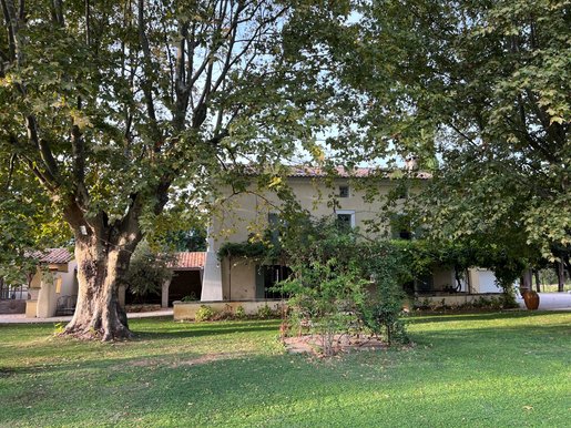 Maison 10 pièces 343 m² · à Pernes-les-Fontaines · 343 m² · 1 690 000 €