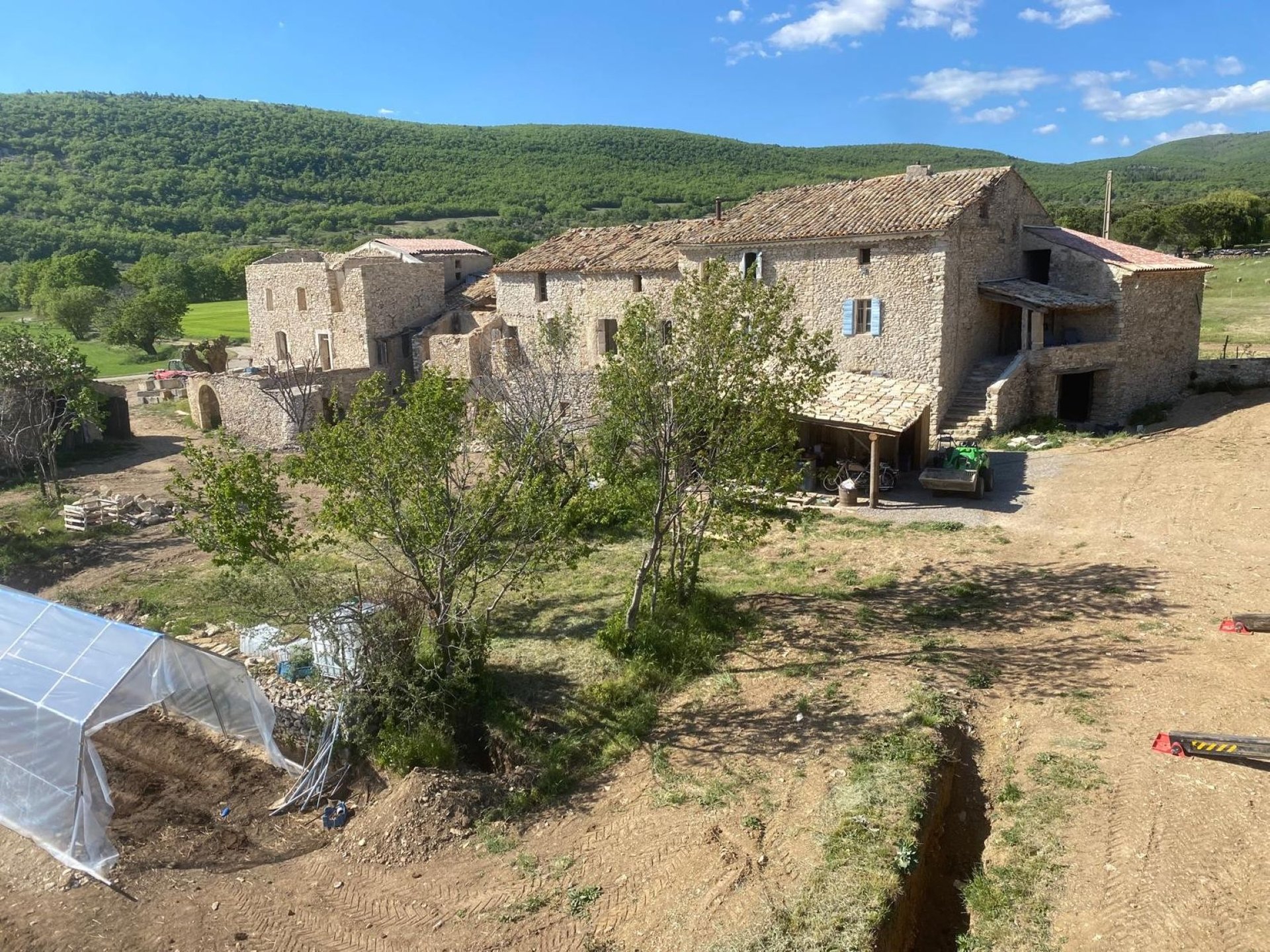 Maison 1500 m² · à Forcalquier · 1 500 m² · 848 000 €