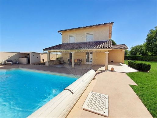 Maison 7 pièces 140 m² · à Taponas · 140 m² · 449 000 €