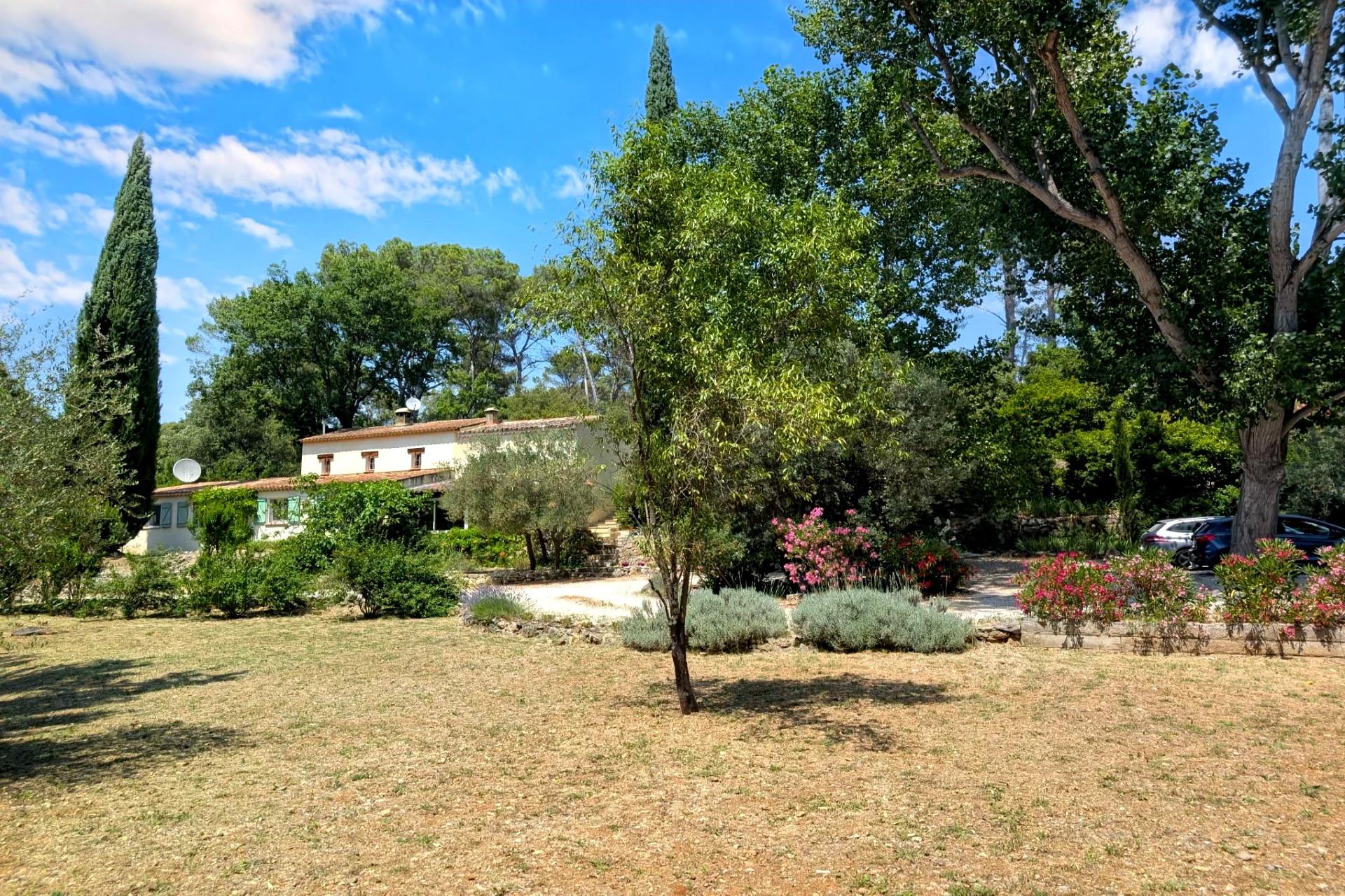 Maison à vendre, 162m², Lorgues