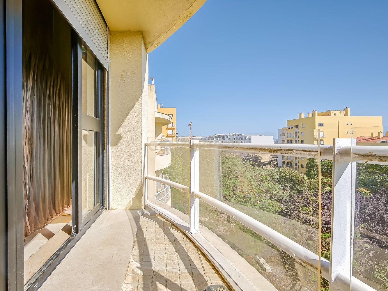 Olivais Sul T2  - 360.000 00 euros