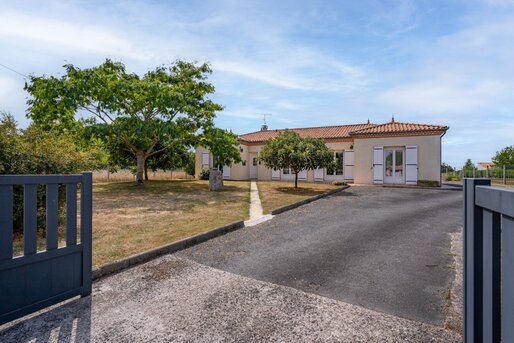 Maison 11 pièces 240 m² · à Lédat · 240 m² · 349 900 €