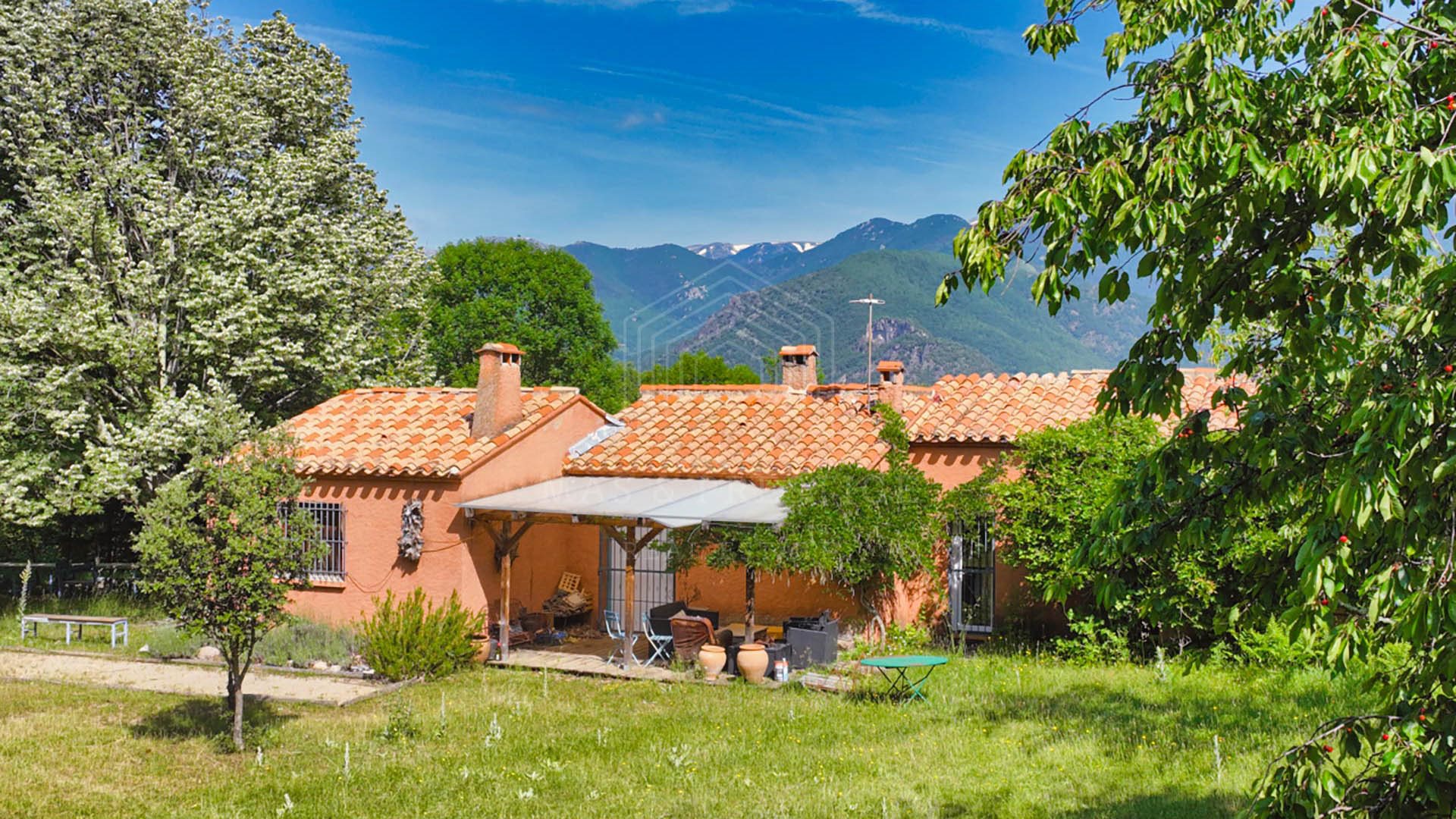 Maison à vendre, 185m², Serralongue