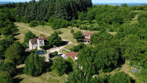 6 pièces 206 m² · à Saint-Jean-de-Laur · 206 m² · 625 000 €