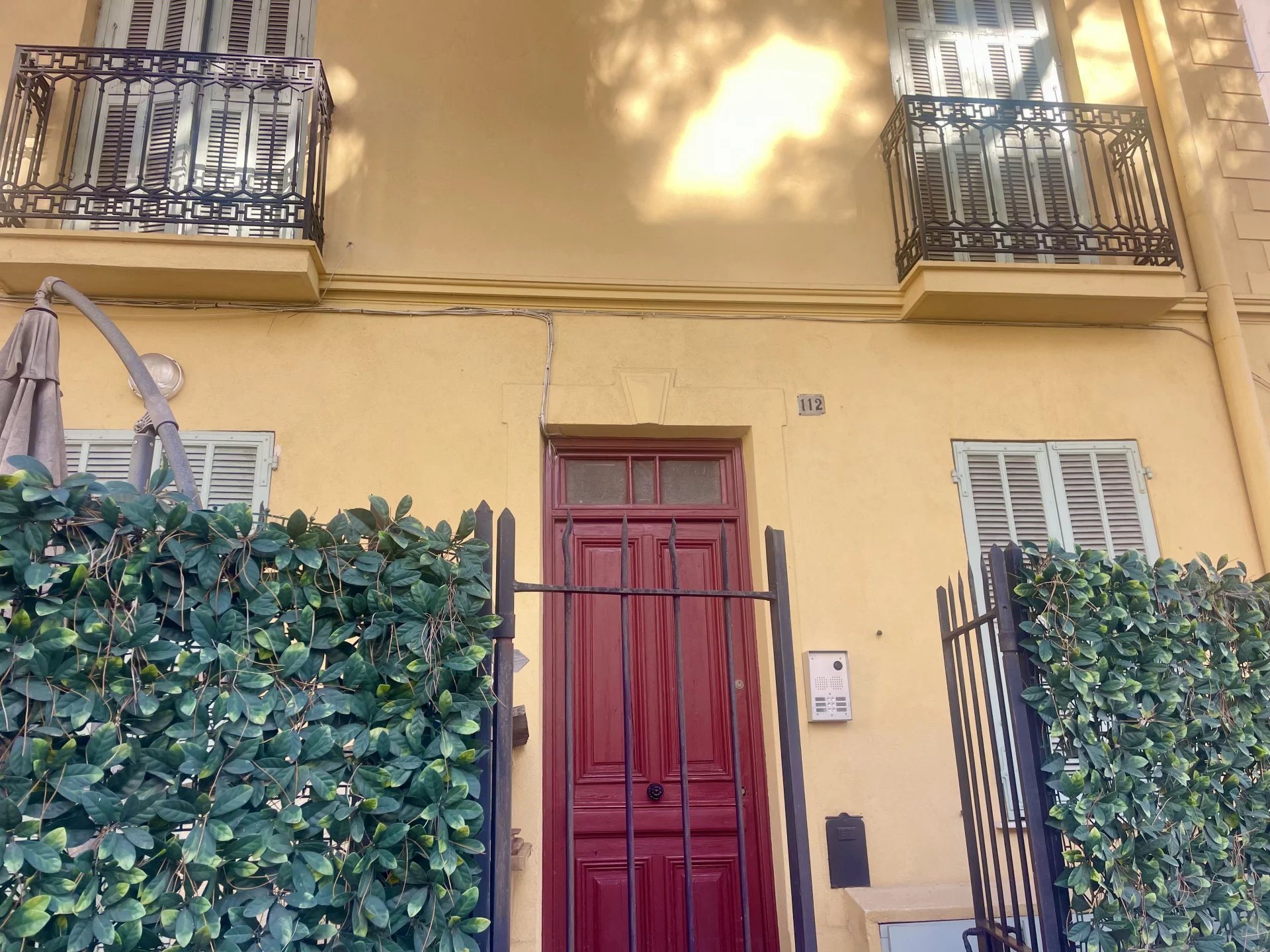 Nice, Cyril Besset, for investors, house in Villeurbanne divided into 5 apartments