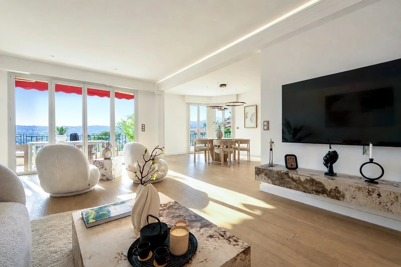 Modern 3-Room Apartment with Panoramic Sea Views in Nice