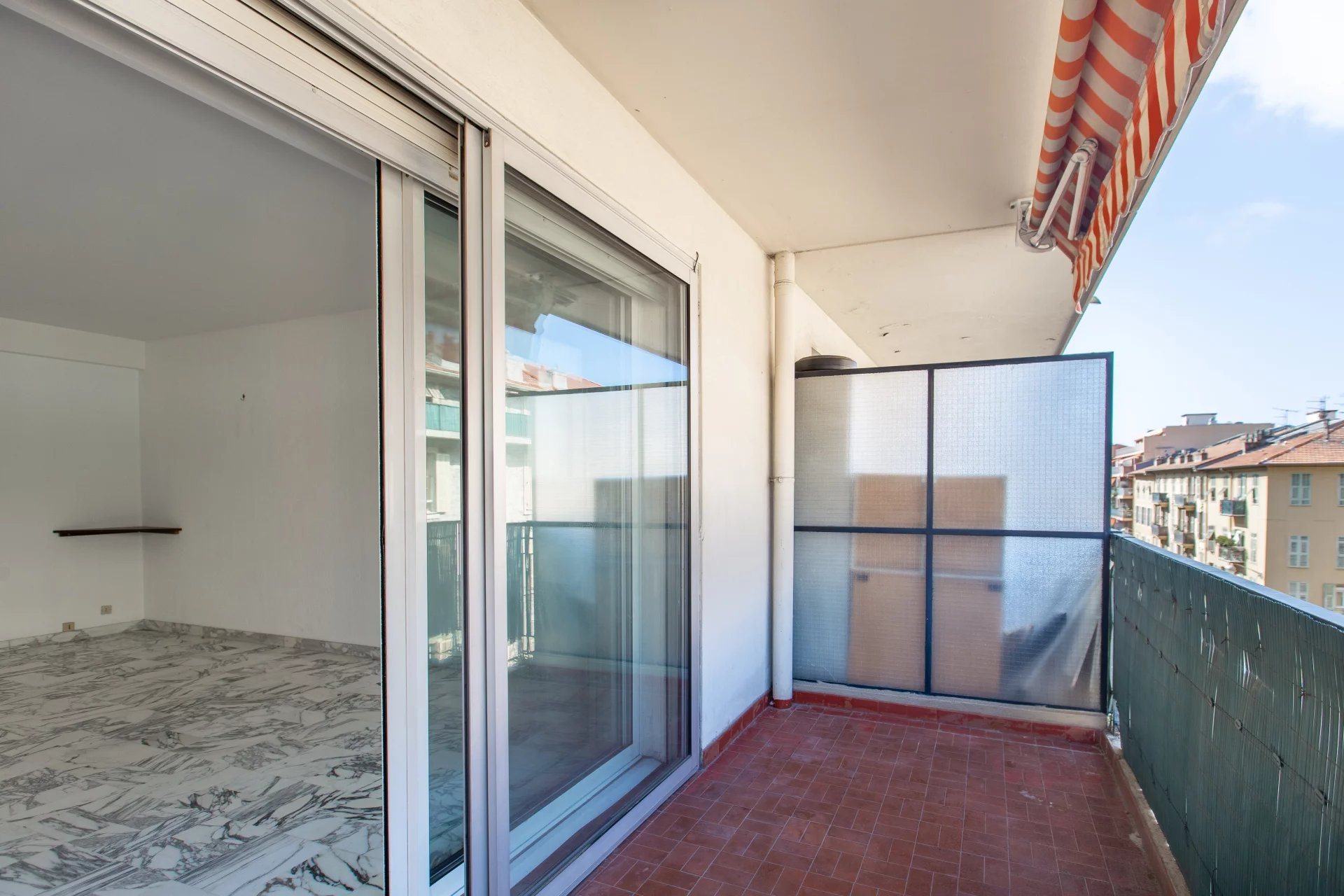 Nice Le Port, pleasant 2-bedroom apartment with terrace, to modernize - Vue 2