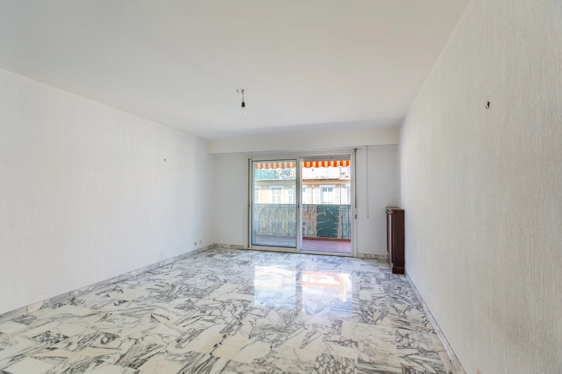 Nice Le Port, pleasant 2-bedroom apartment with terrace, to modernize - Vue 3