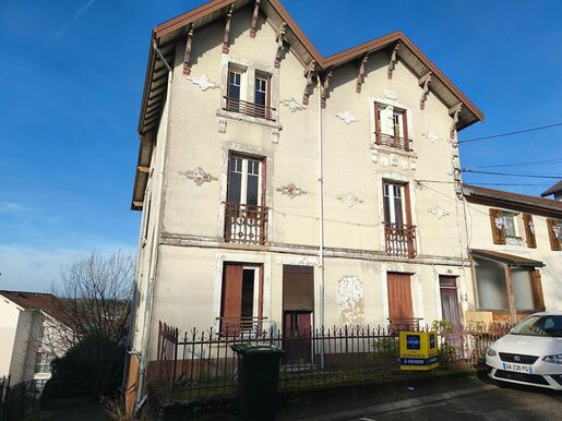 Maison 9 pièces 210 m² · à Chantraine · 210 m² · 215 000 €