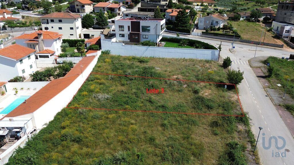 Terrain à Vilar de Nantes de 705,00 m²