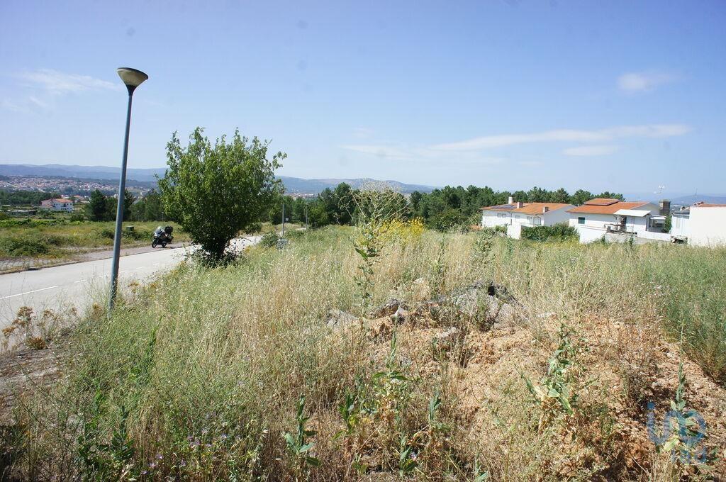 Terrain à Vilar de Nantes de 705,00 m²