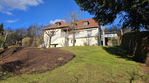 8 pièces 160 m² · à Sansac-de-Marmiesse · 160 m² · 339 990 €