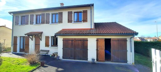 7 pièces 140 m² · à Arpajon-sur-Cère · 140 m² · 229 990 €